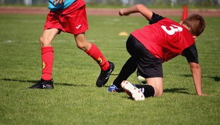 开云体育h5-篮球运动员比赛压力缓解及心理支持机制，篮球比赛心态调整