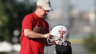 开云体育平台-西甲联赛主场错峰时间赛事收入对比分析，西甲比赛场地